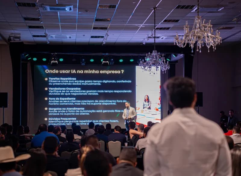 Leandro na imersão Journey sobre IA nas empresas