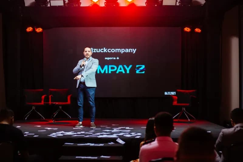Leandro apresentando Zuckcompany